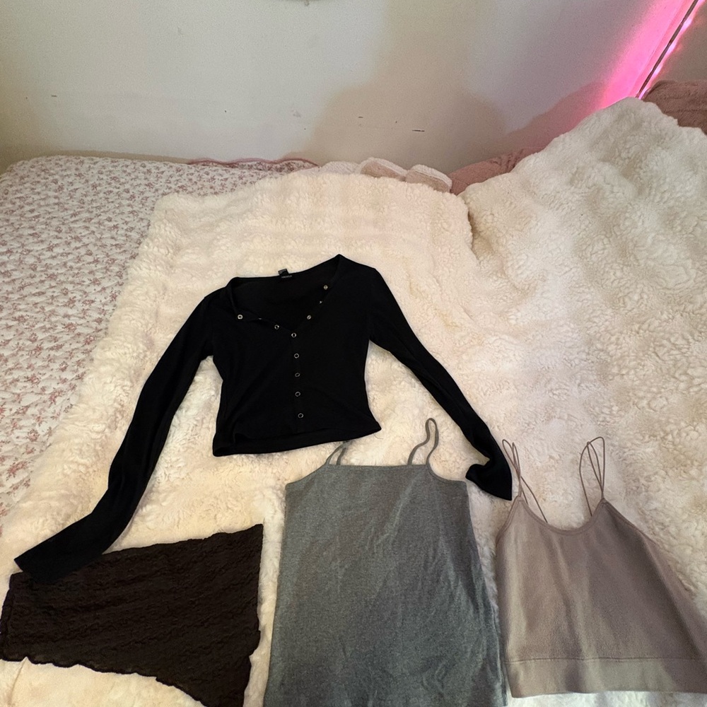 Women's Assorted Tops Collection - image 5